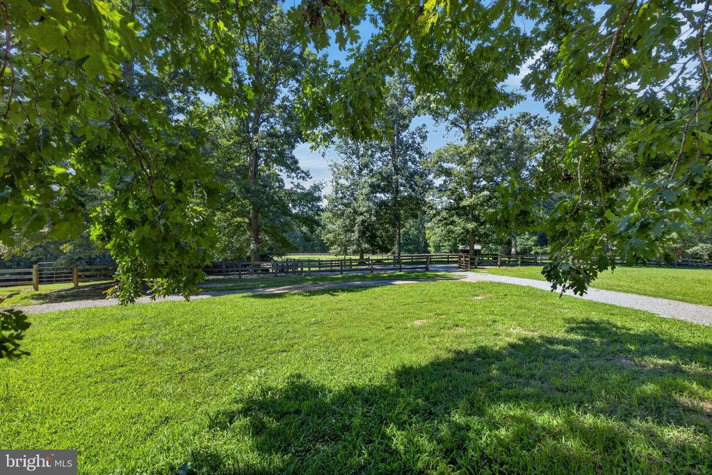 1108 SHALLOW ROAD