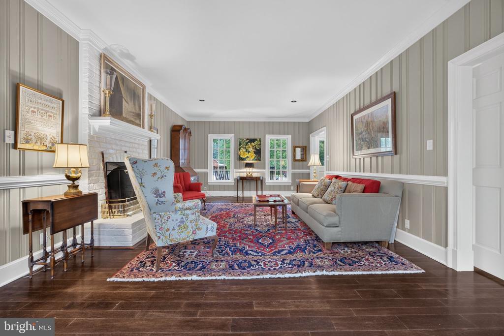 1108 SHALLOW ROAD