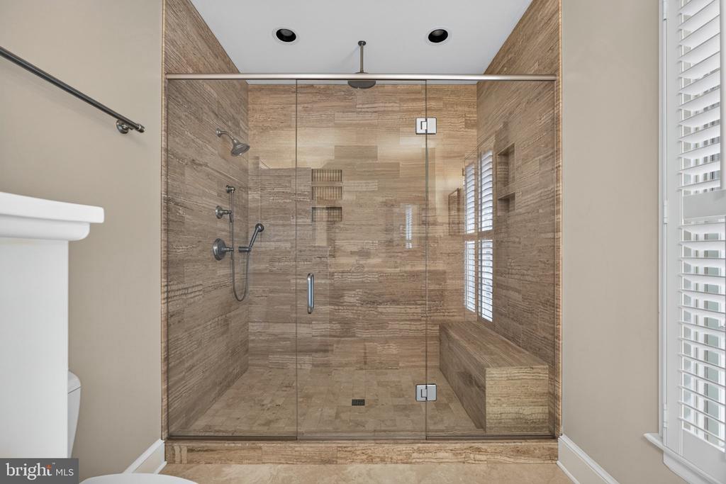 1108 SHALLOW ROAD