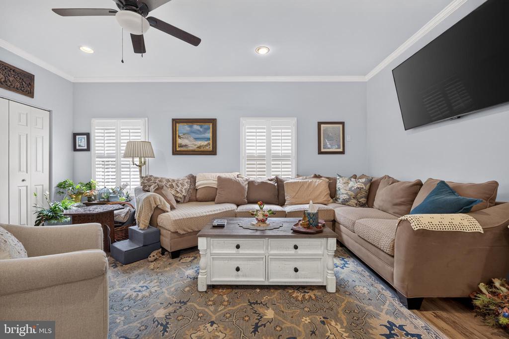11004 LAFORCE LANE