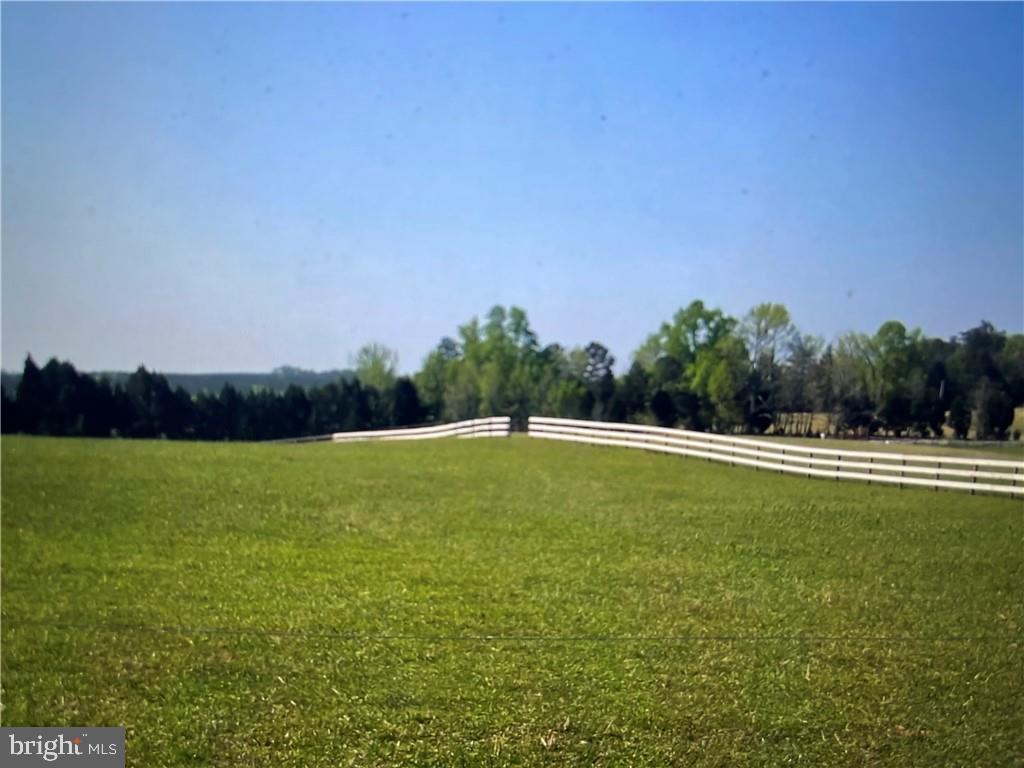 562 NEWCOMB BRIDGE RD
