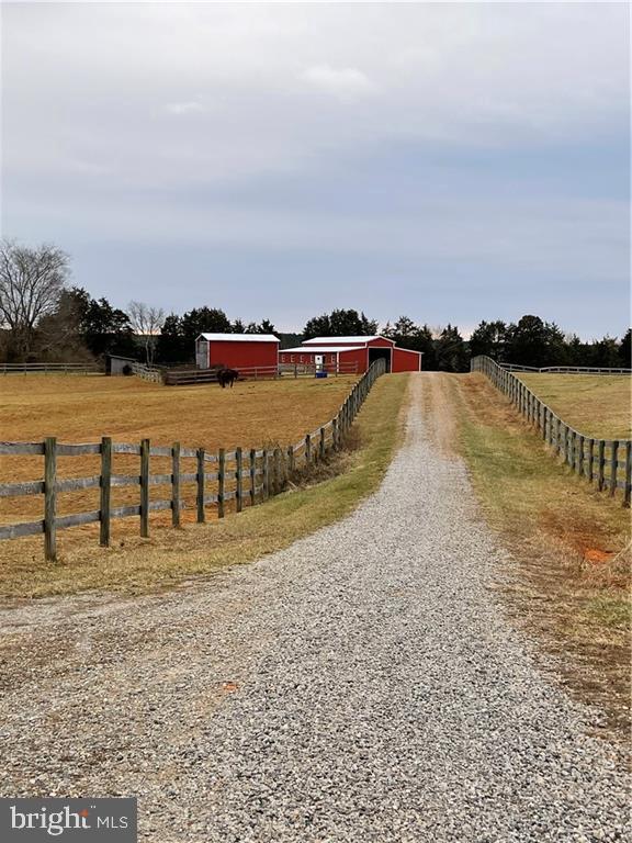 562 NEWCOMB BRIDGE RD
