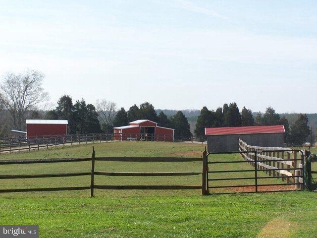 562 NEWCOMB BRIDGE RD
