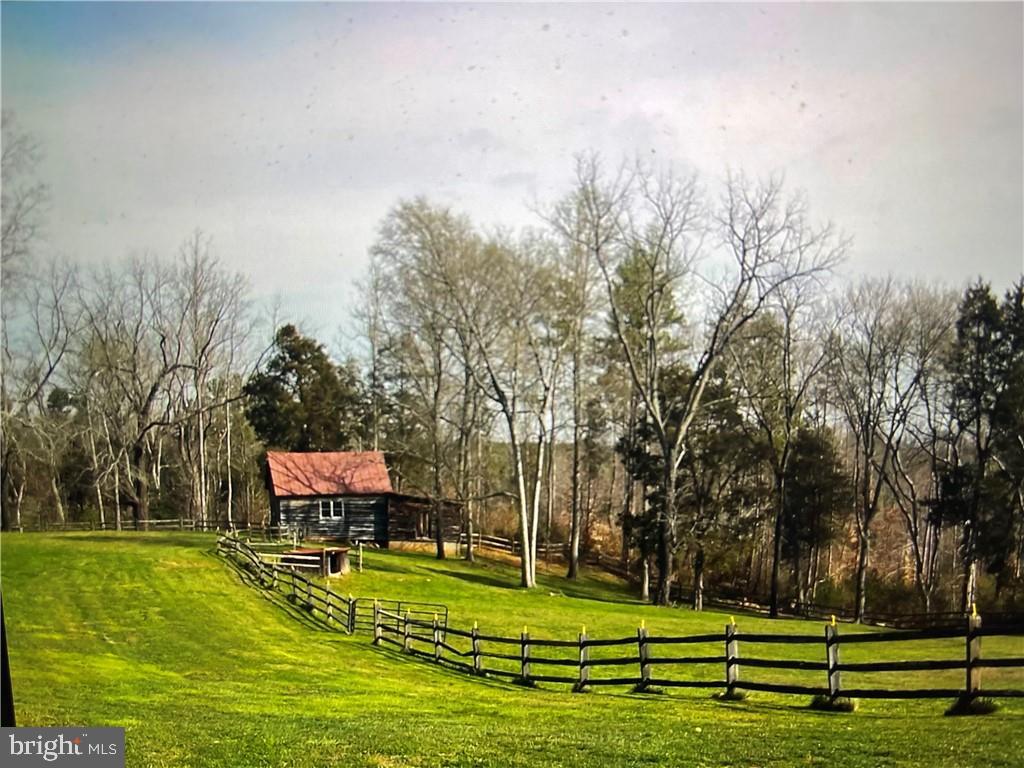 562 NEWCOMB BRIDGE RD