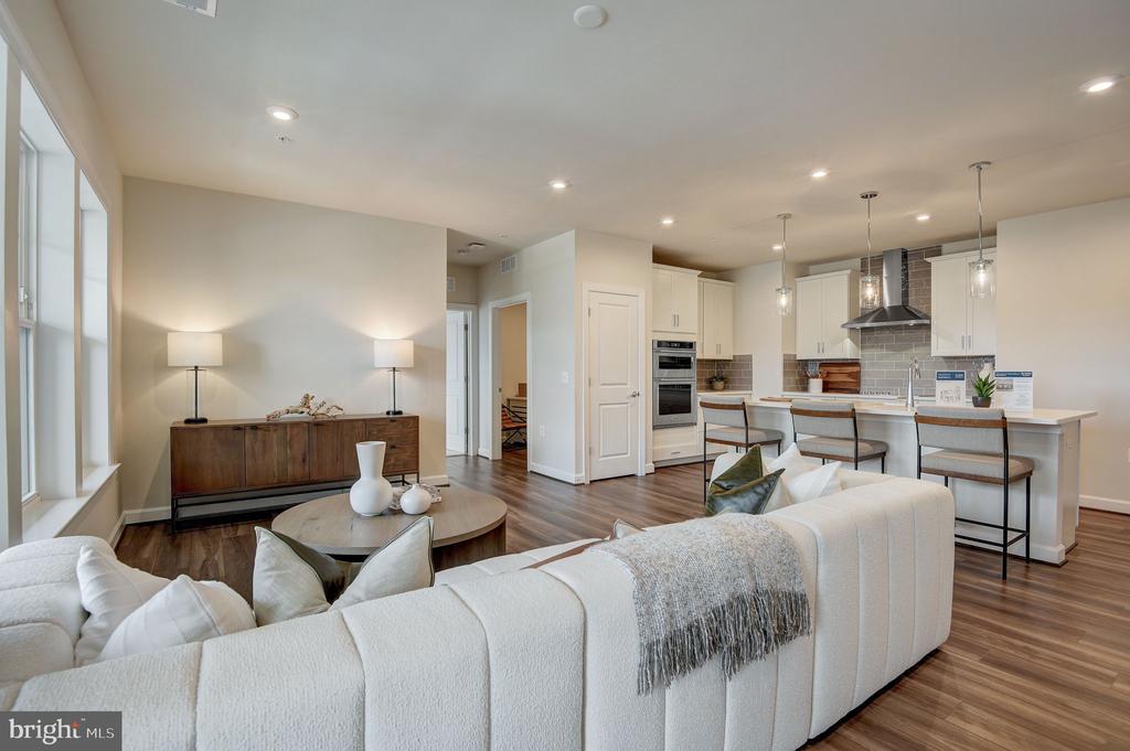 21914 HAWKSBILL HIGH CIRCLE 30403