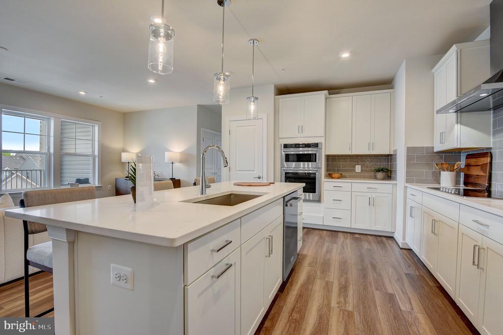 21914 HAWKSBILL HIGH CIRCLE 30403