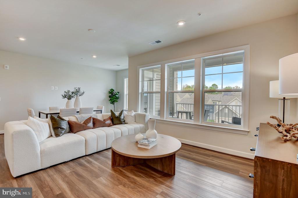 21914 HAWKSBILL HIGH CIRCLE 30403