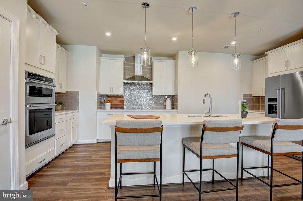 21914 HAWKSBILL HIGH CIRCLE 30403