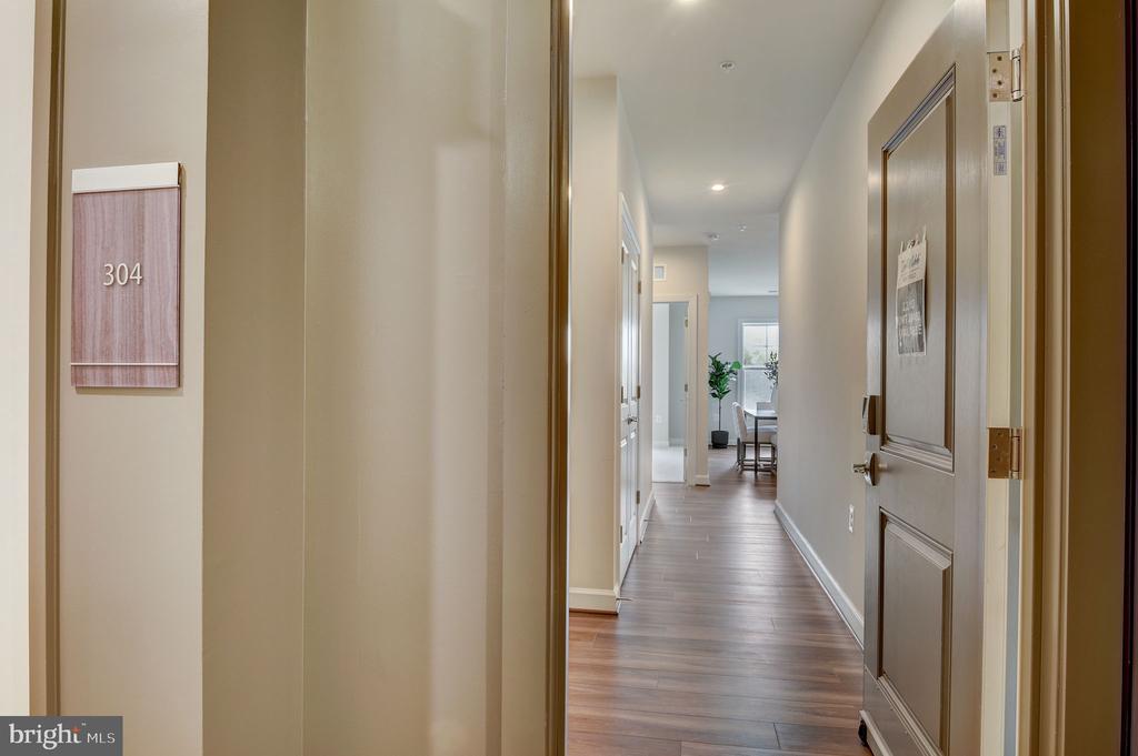 21914 HAWKSBILL HIGH CIRCLE 30403