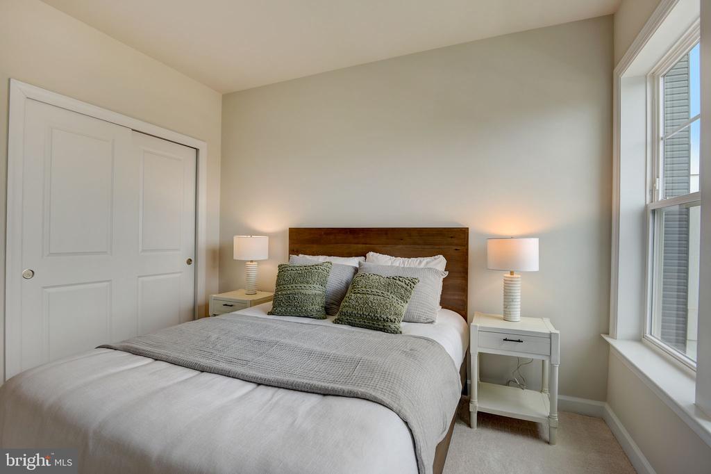 21914 HAWKSBILL HIGH CIRCLE 30403