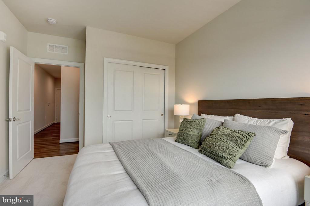 21914 HAWKSBILL HIGH CIRCLE 30403