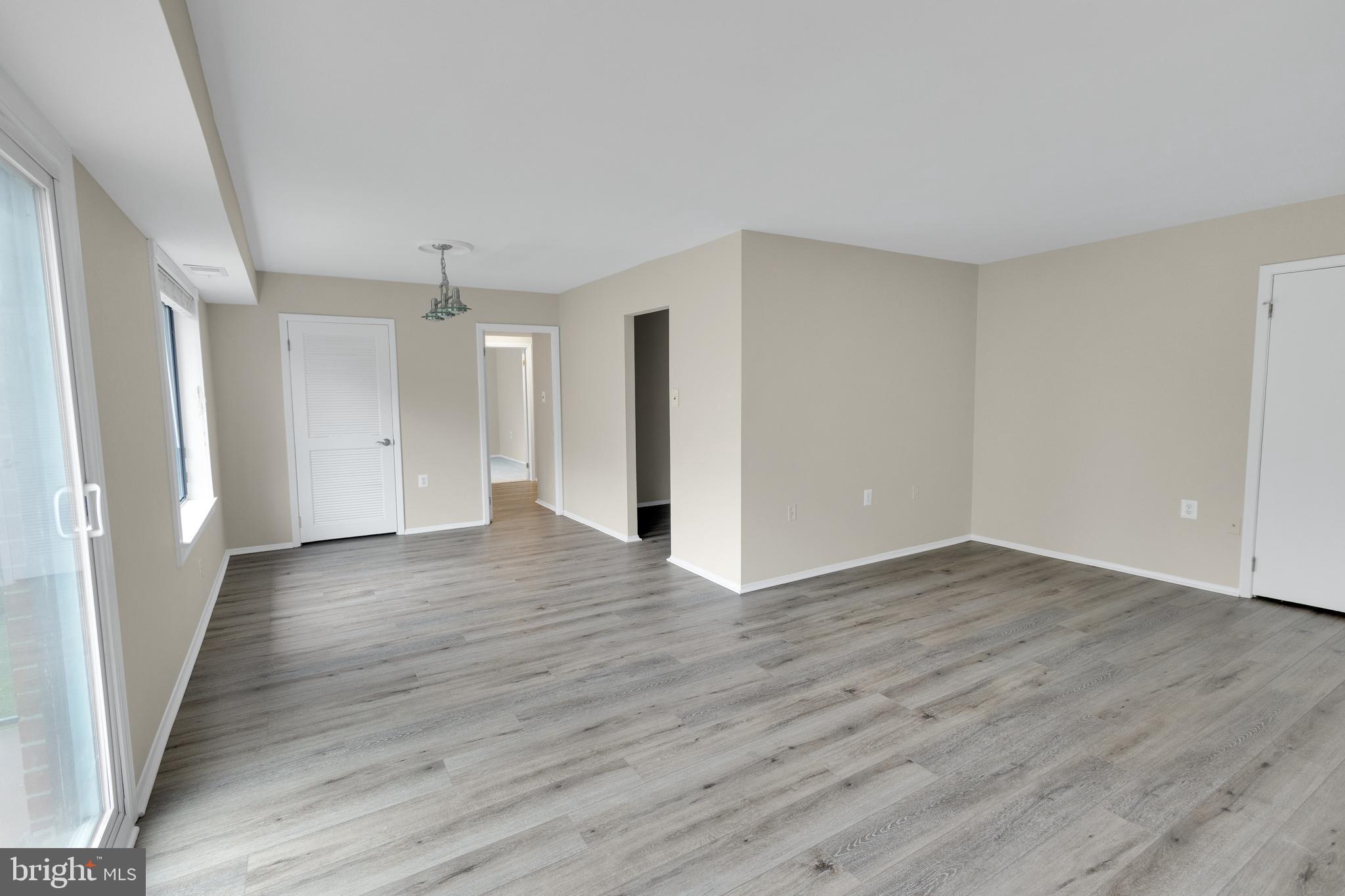 125 CLUBHOUSE DRIVE T SW 10