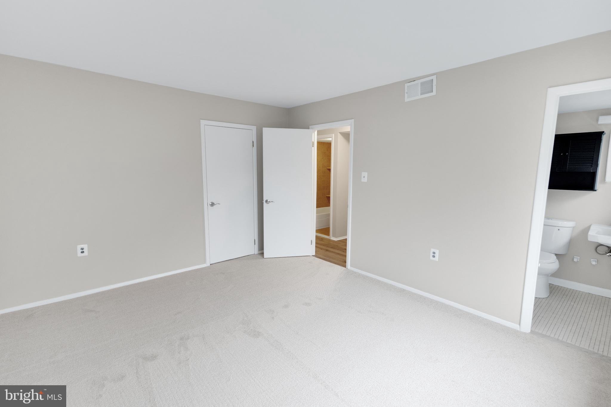 125 CLUBHOUSE DRIVE T SW 10