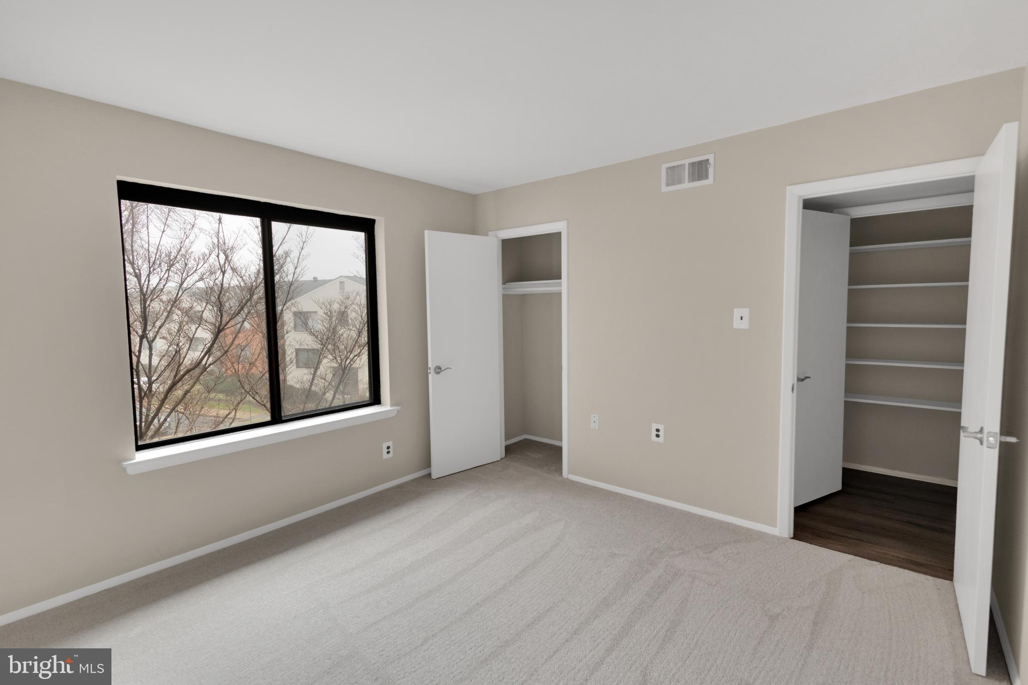 125 CLUBHOUSE DRIVE T SW 10