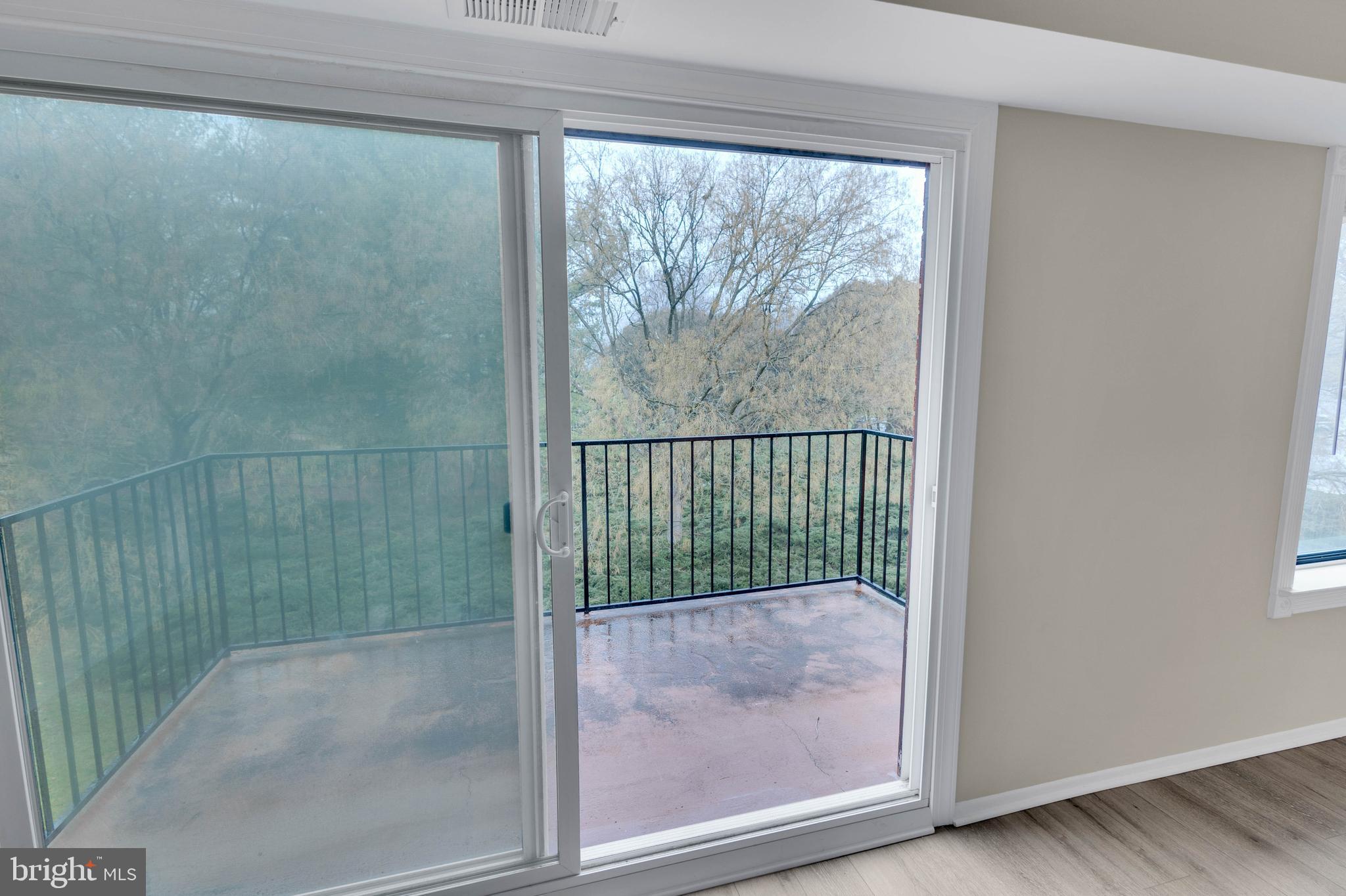 125 CLUBHOUSE DRIVE T SW 10
