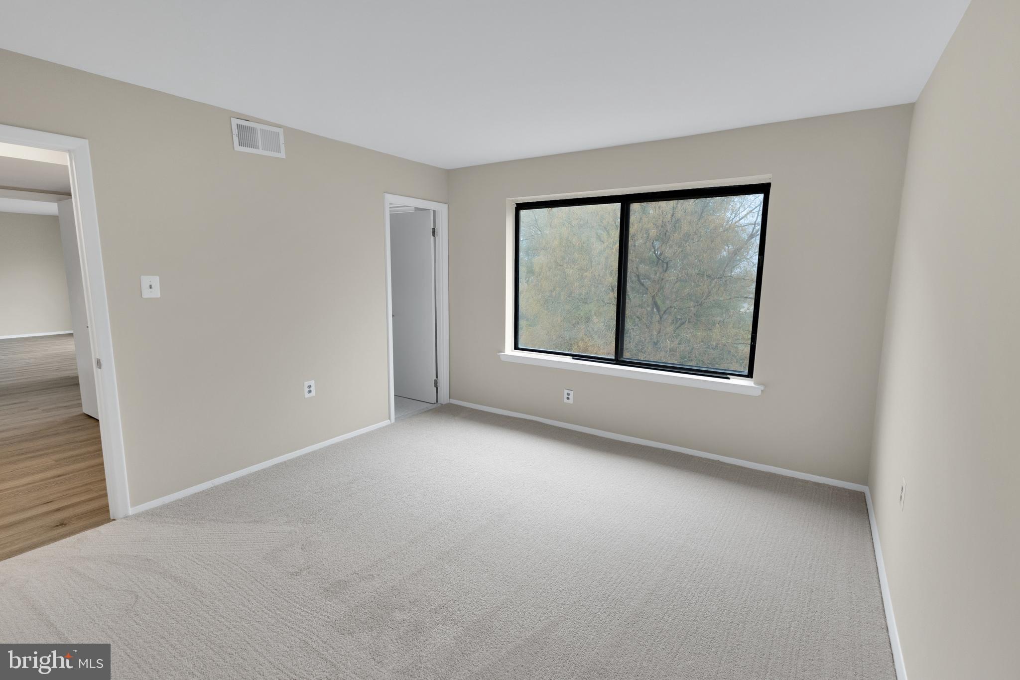 125 CLUBHOUSE DRIVE T SW 10
