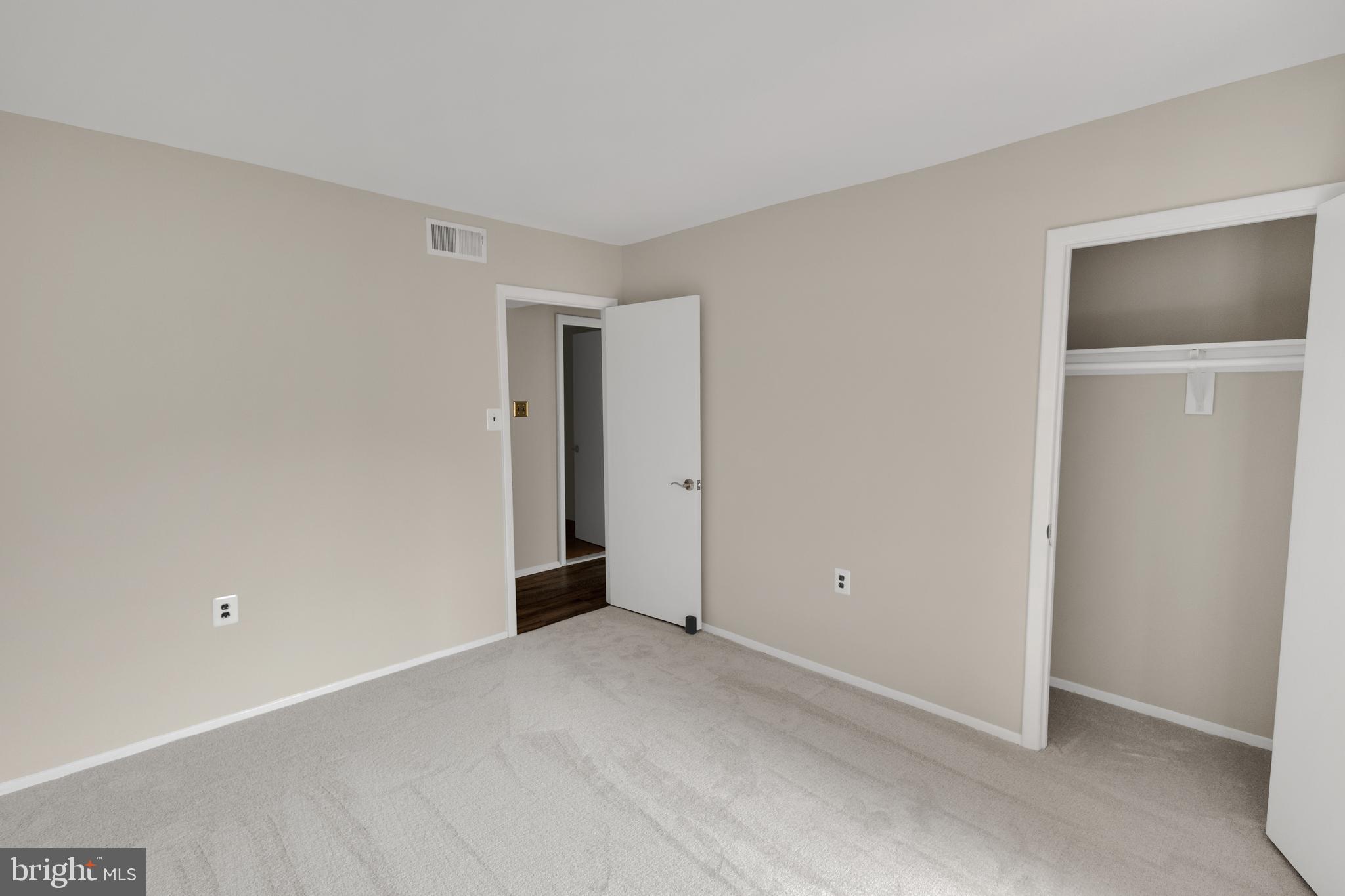 125 CLUBHOUSE DRIVE T SW 10