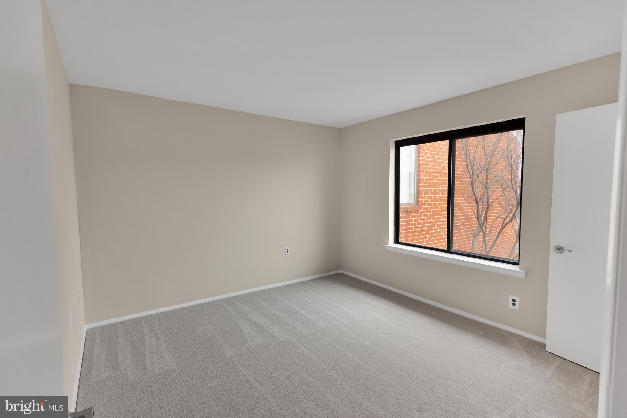 125 CLUBHOUSE DRIVE T SW 10