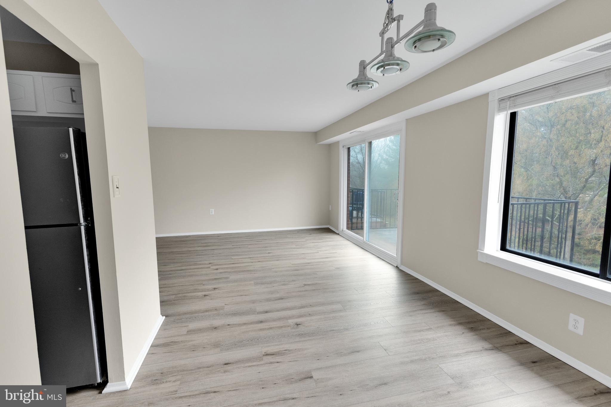 125 CLUBHOUSE DRIVE T SW 10