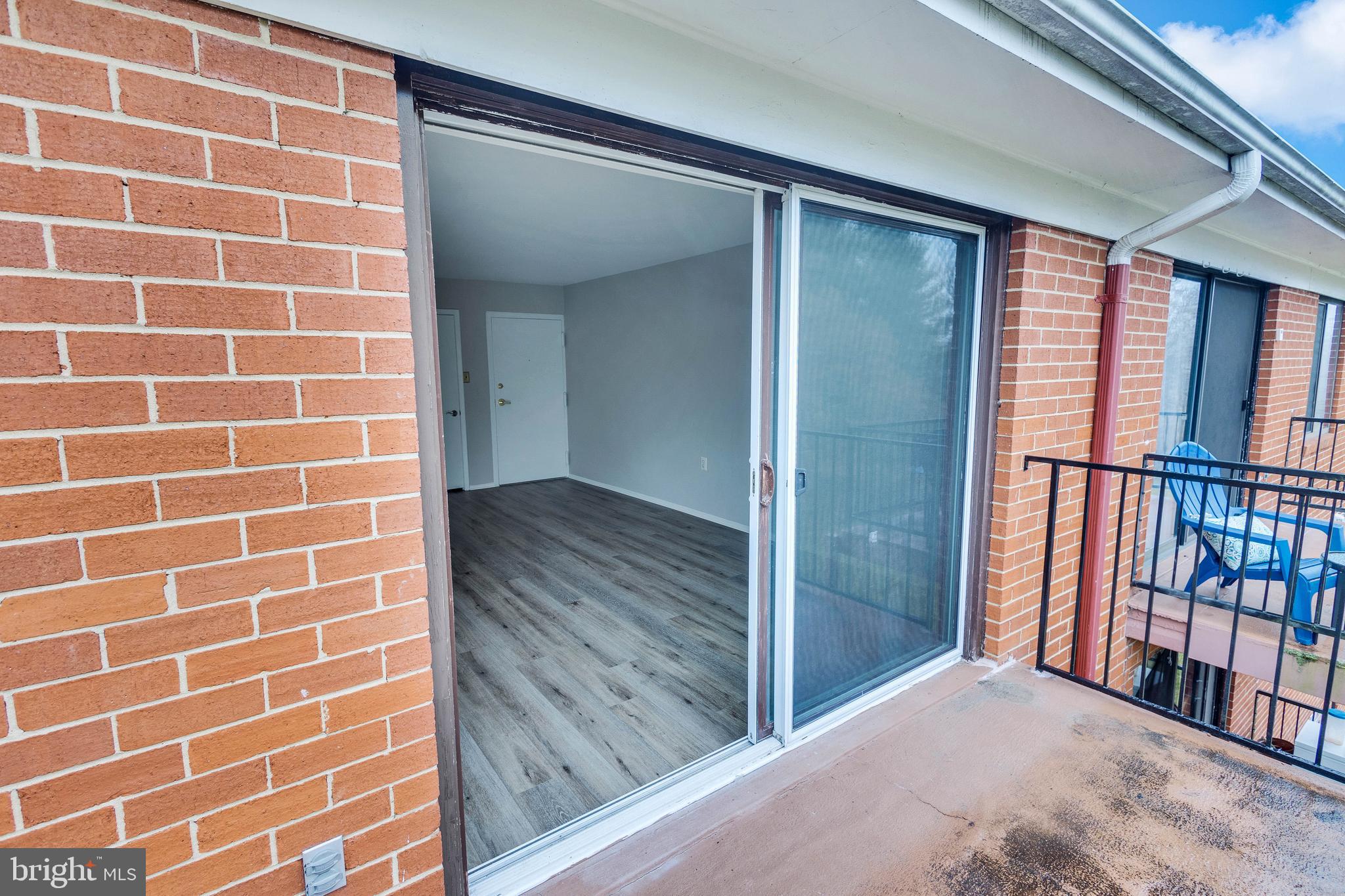 125 CLUBHOUSE DRIVE T SW 10