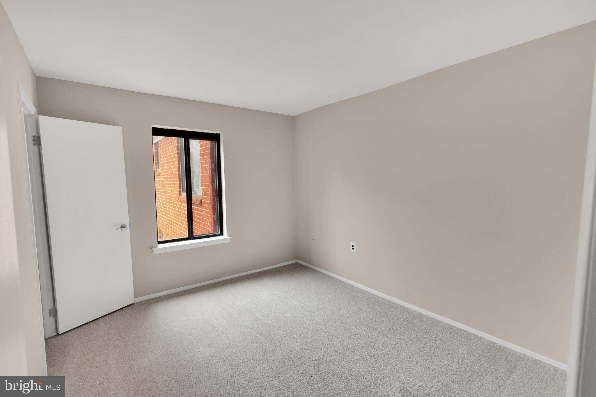 125 CLUBHOUSE DRIVE T SW 10