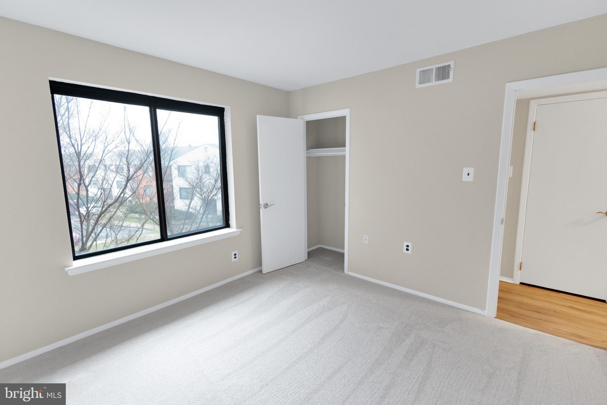 125 CLUBHOUSE DRIVE T SW 10