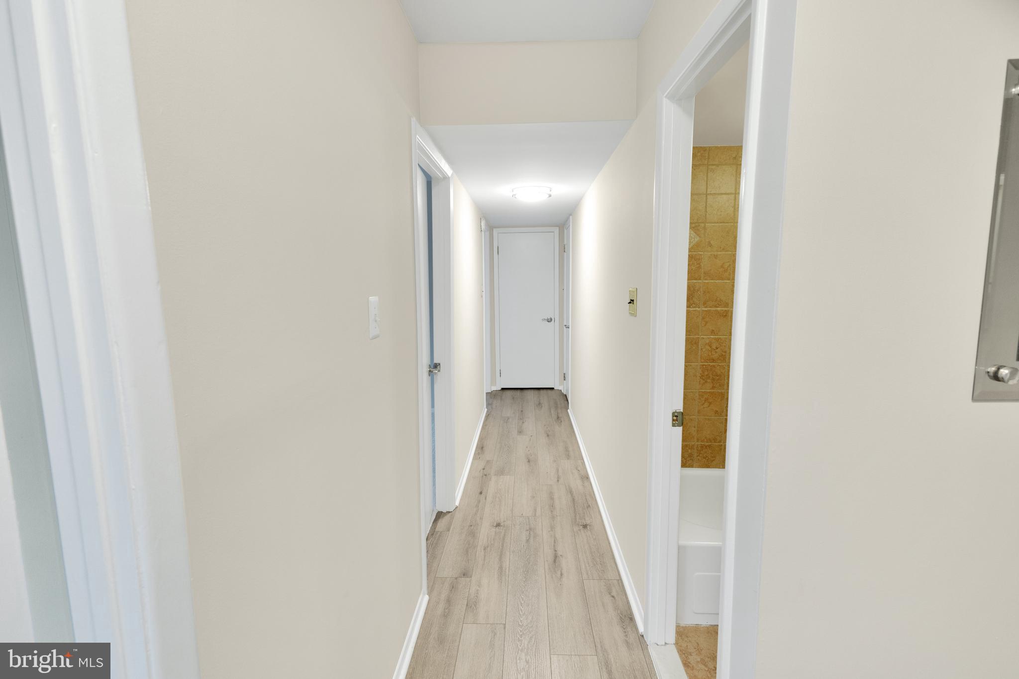 125 CLUBHOUSE DRIVE T SW 10