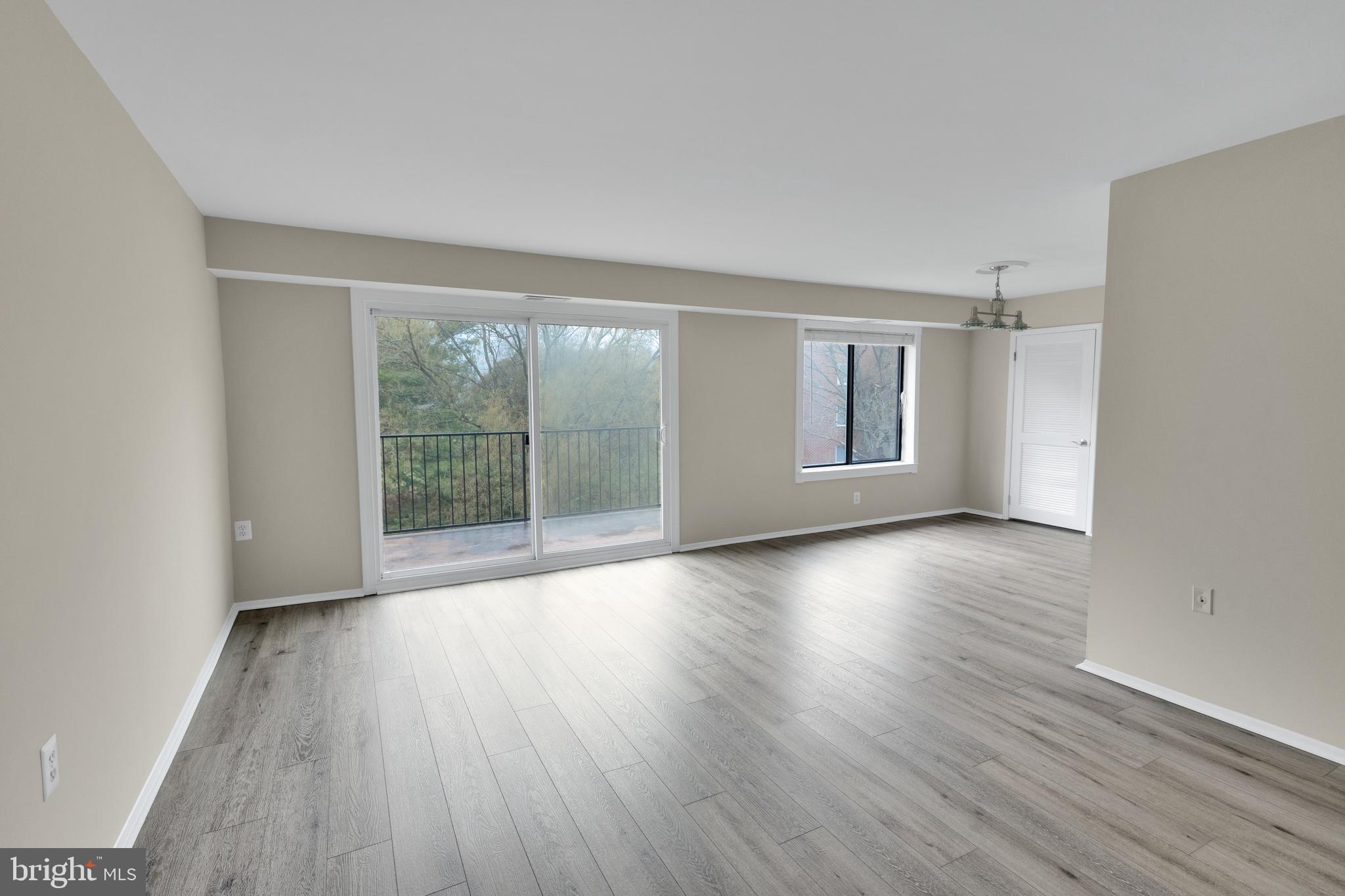 125 CLUBHOUSE DRIVE T SW 10