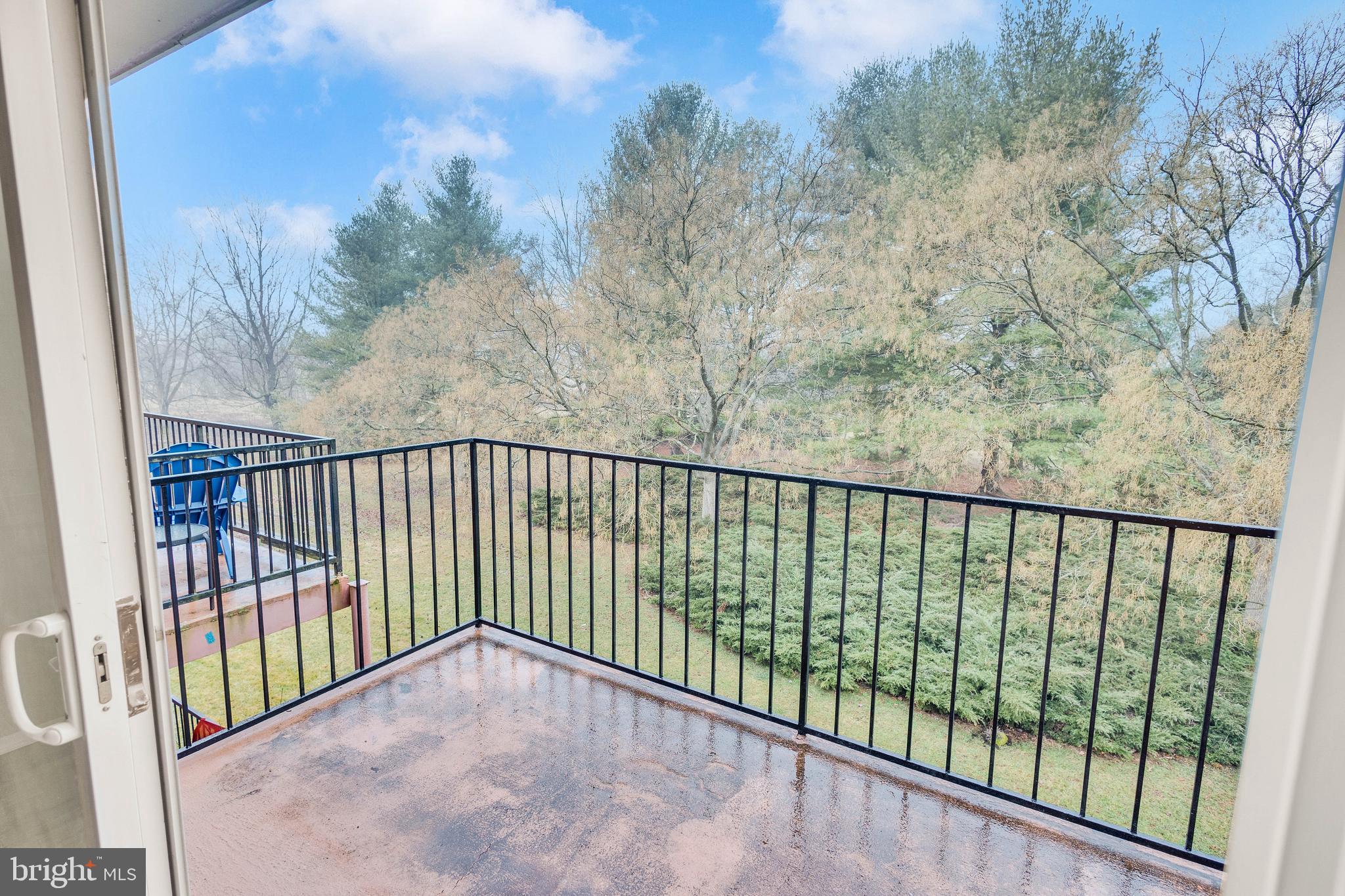 125 CLUBHOUSE DRIVE T SW 10