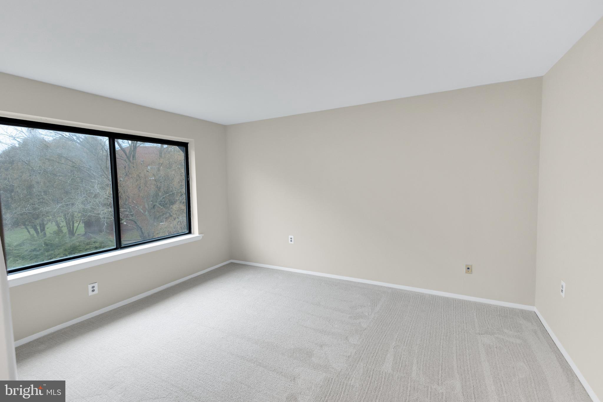 125 CLUBHOUSE DRIVE T SW 10