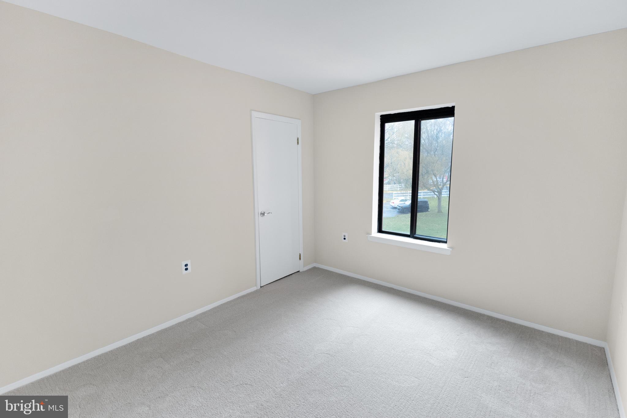 125 CLUBHOUSE DRIVE T SW 10