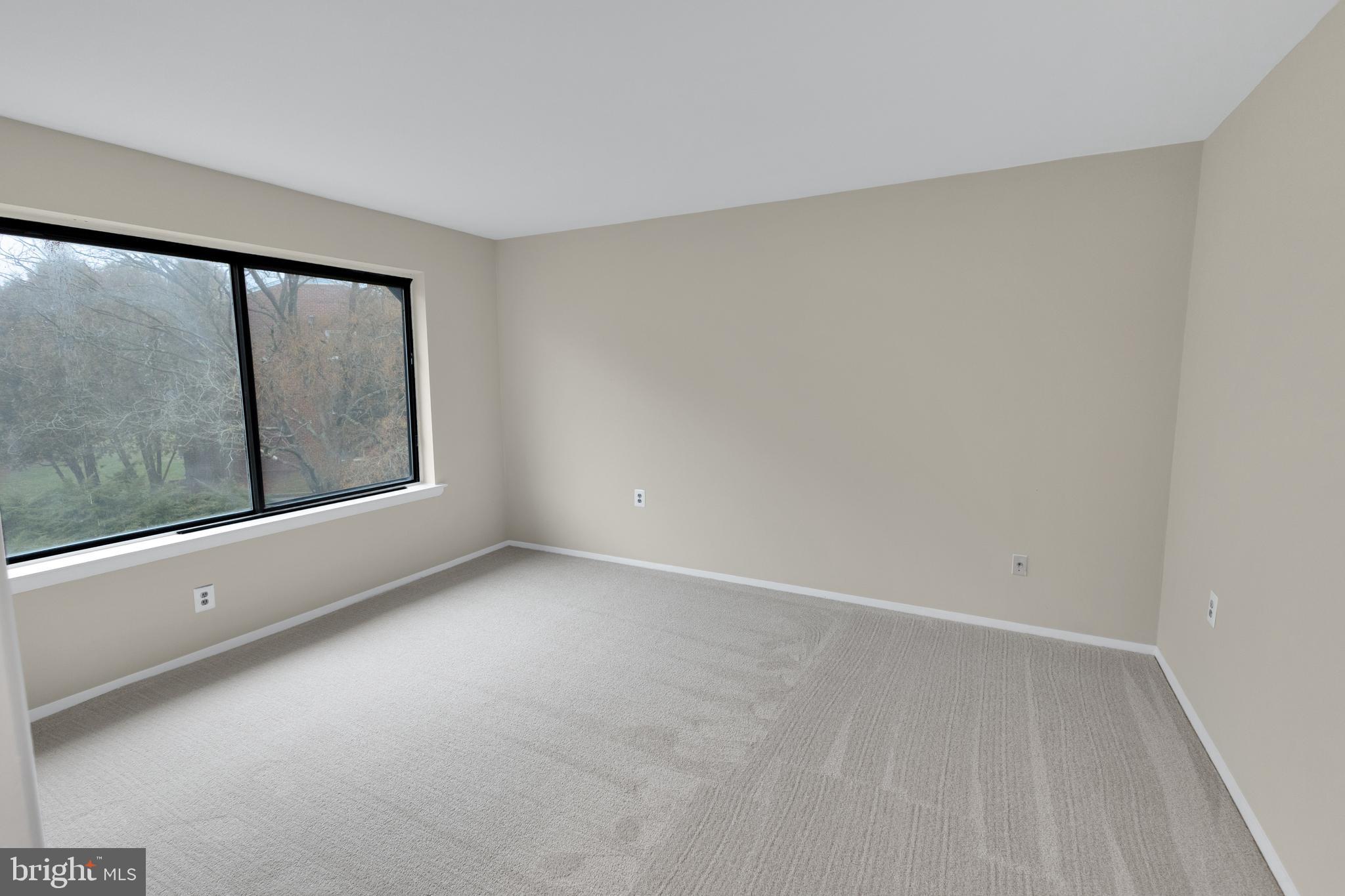 125 CLUBHOUSE DRIVE T SW 10