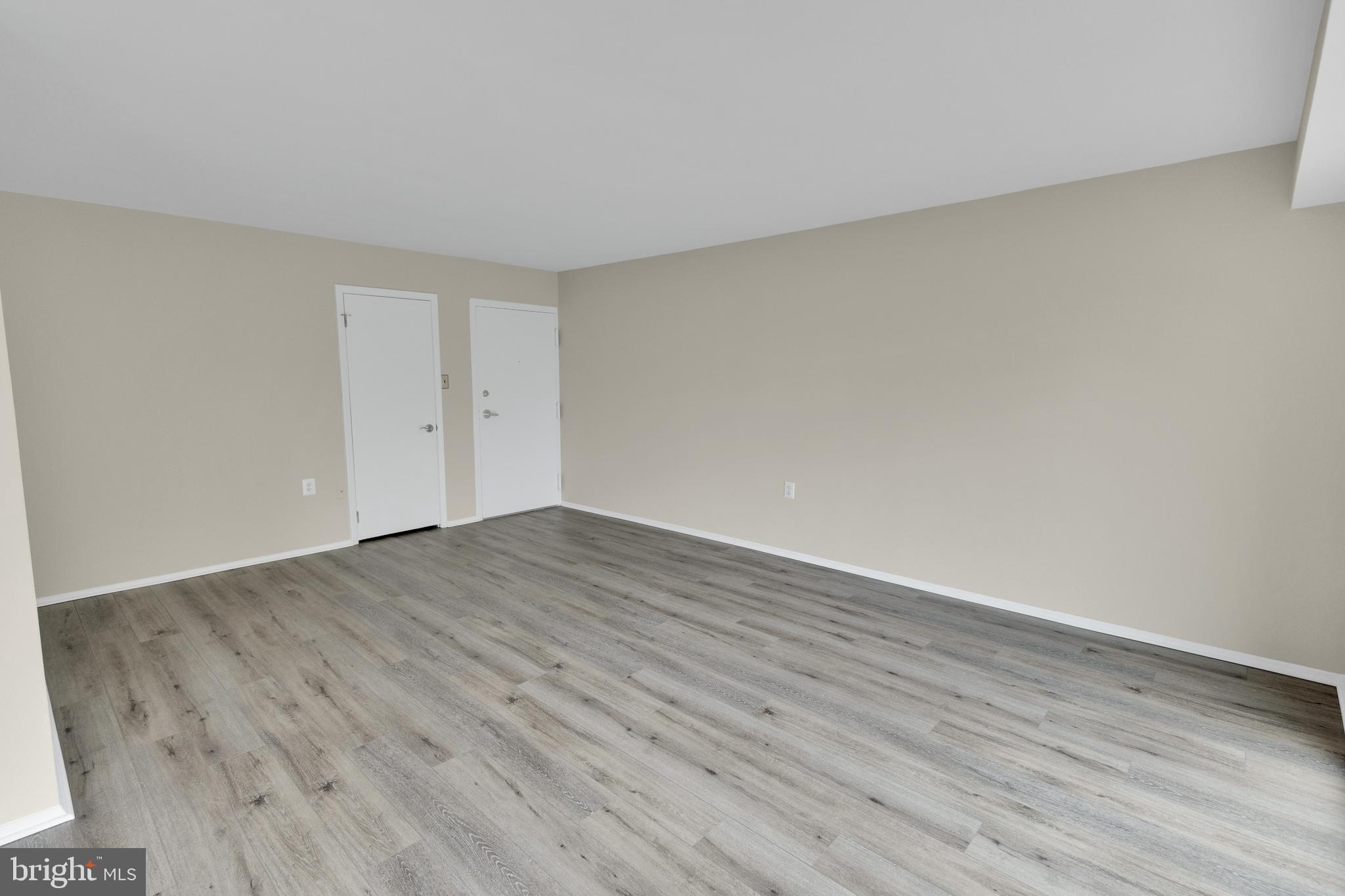 125 CLUBHOUSE DRIVE T SW 10