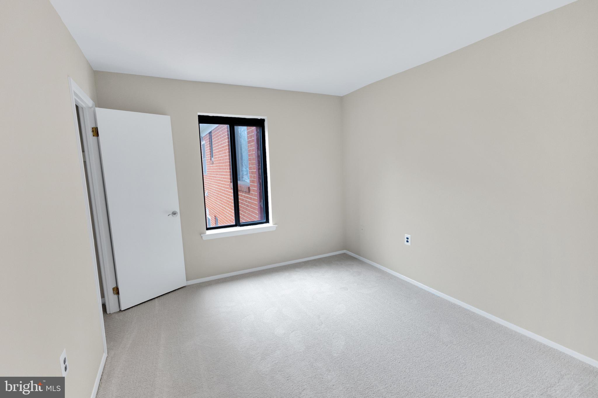 125 CLUBHOUSE DRIVE T SW 10