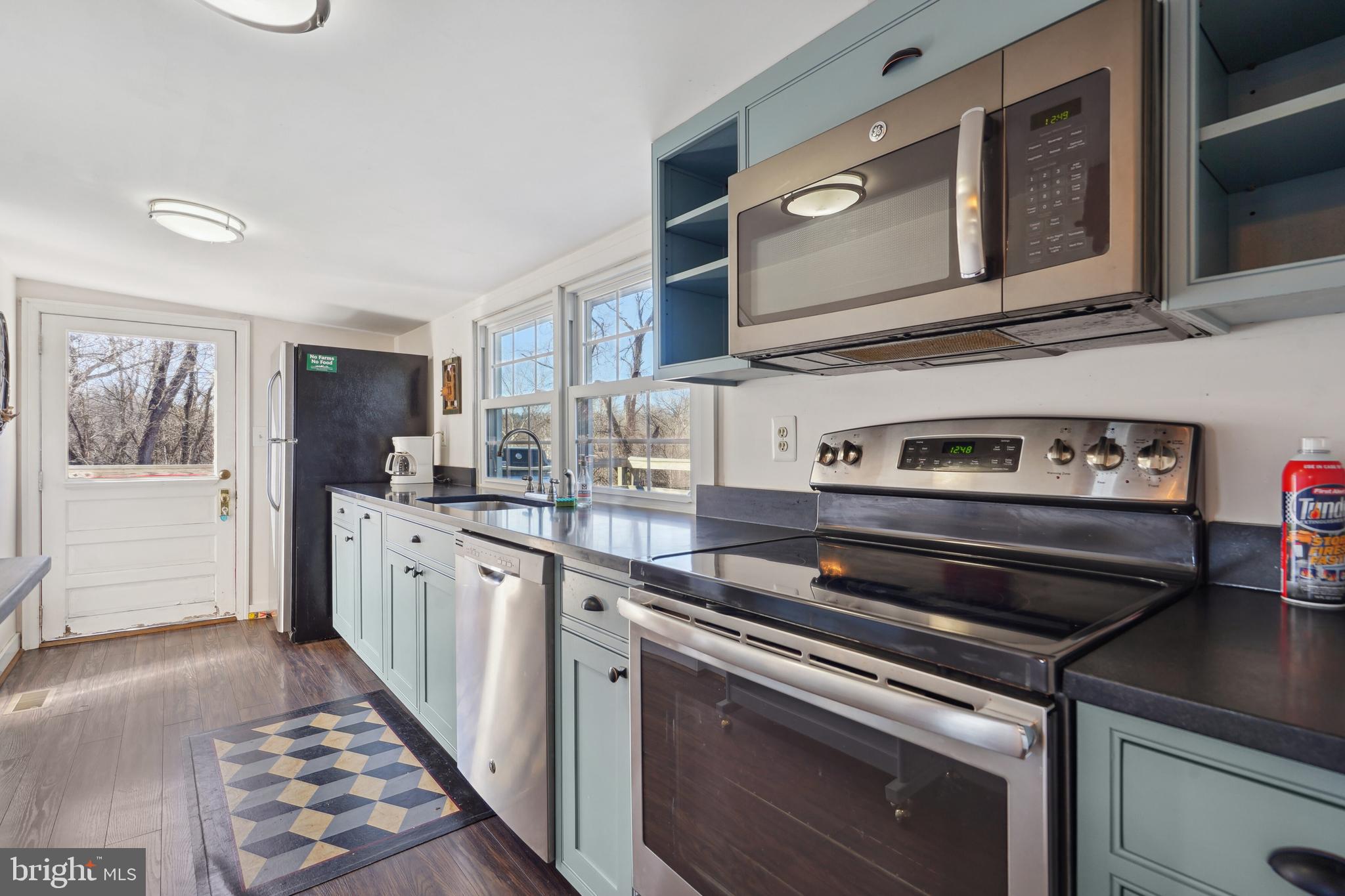 39595 WEATHERLEA FARM LANE