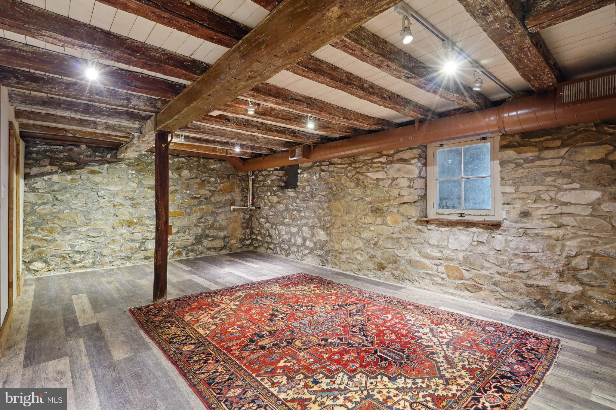 39595 WEATHERLEA FARM LANE