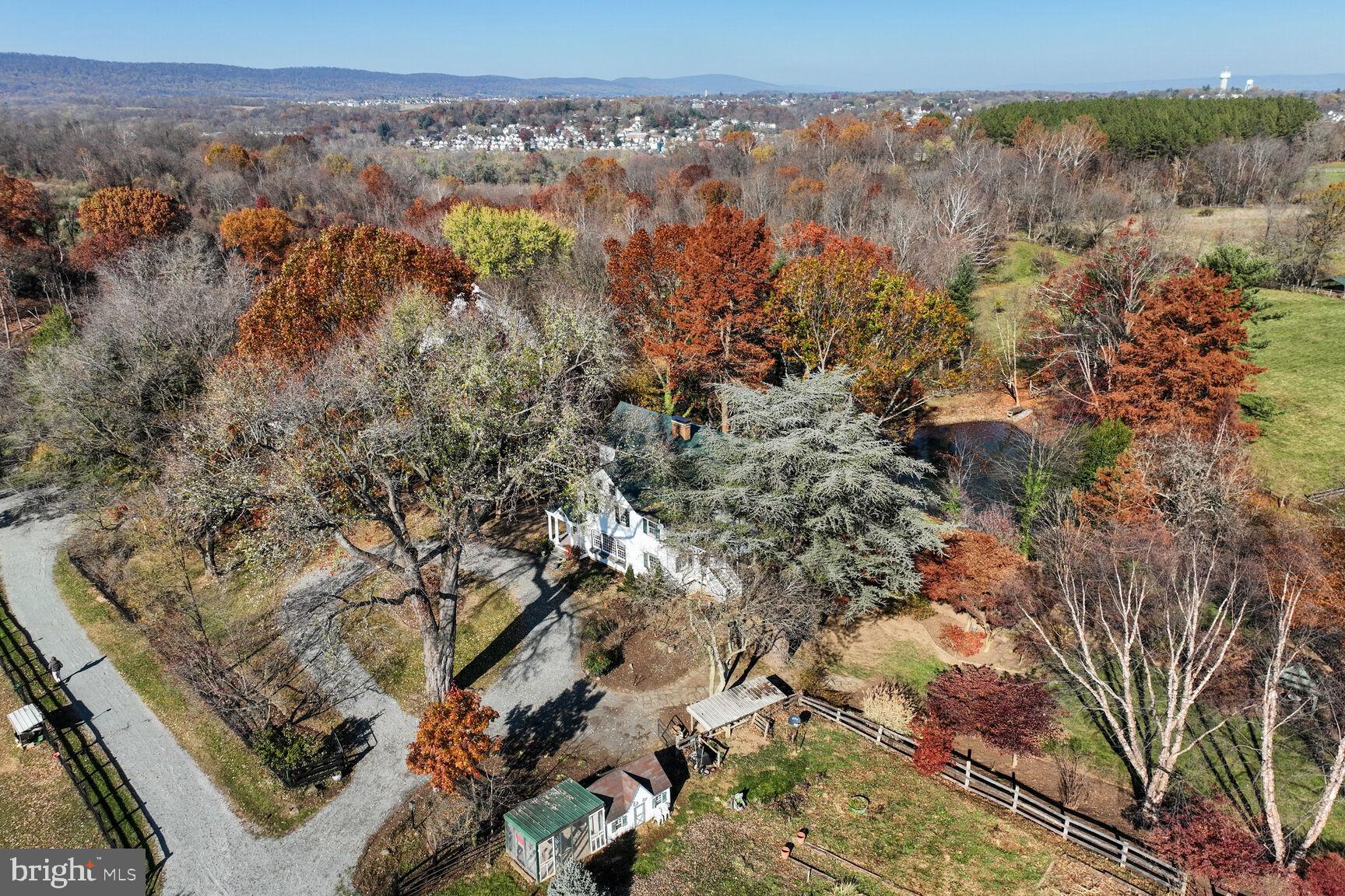 39595 WEATHERLEA FARM LANE