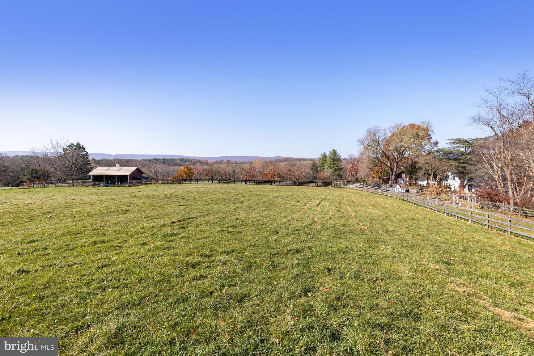 39595 WEATHERLEA FARM LANE