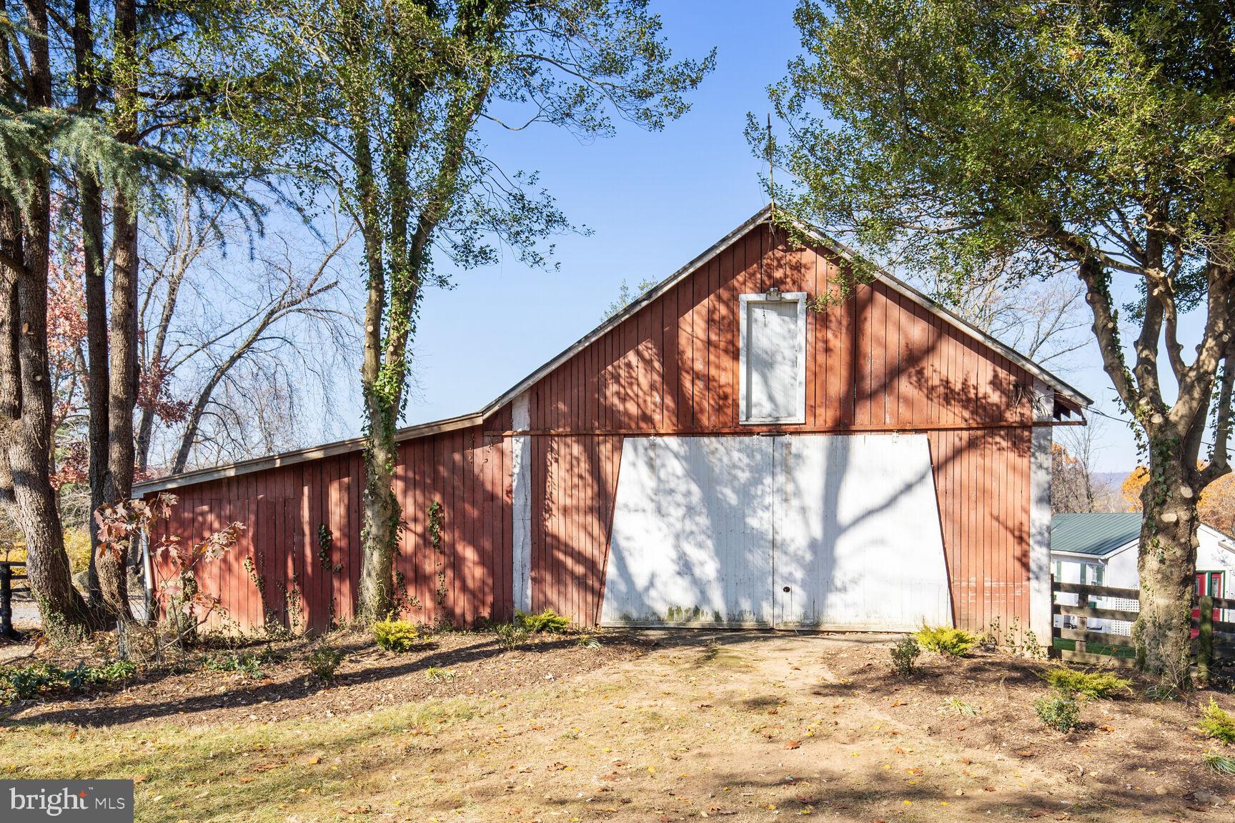 39595 WEATHERLEA FARM LANE