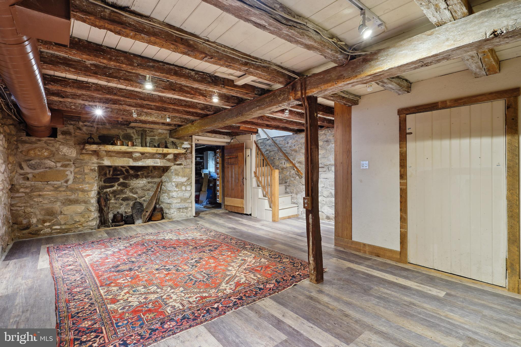 39595 WEATHERLEA FARM LANE