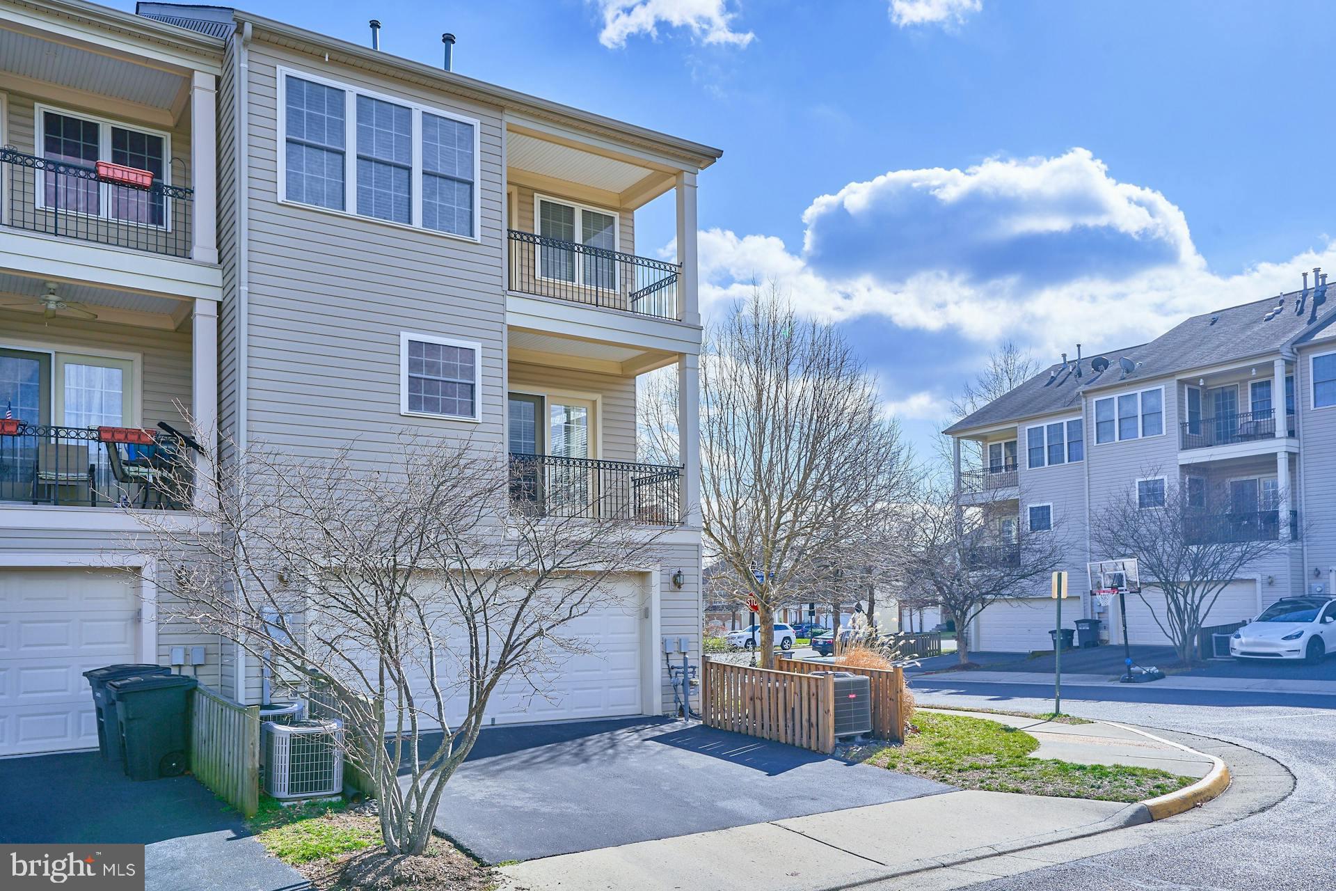25775 MEWS TERRACE