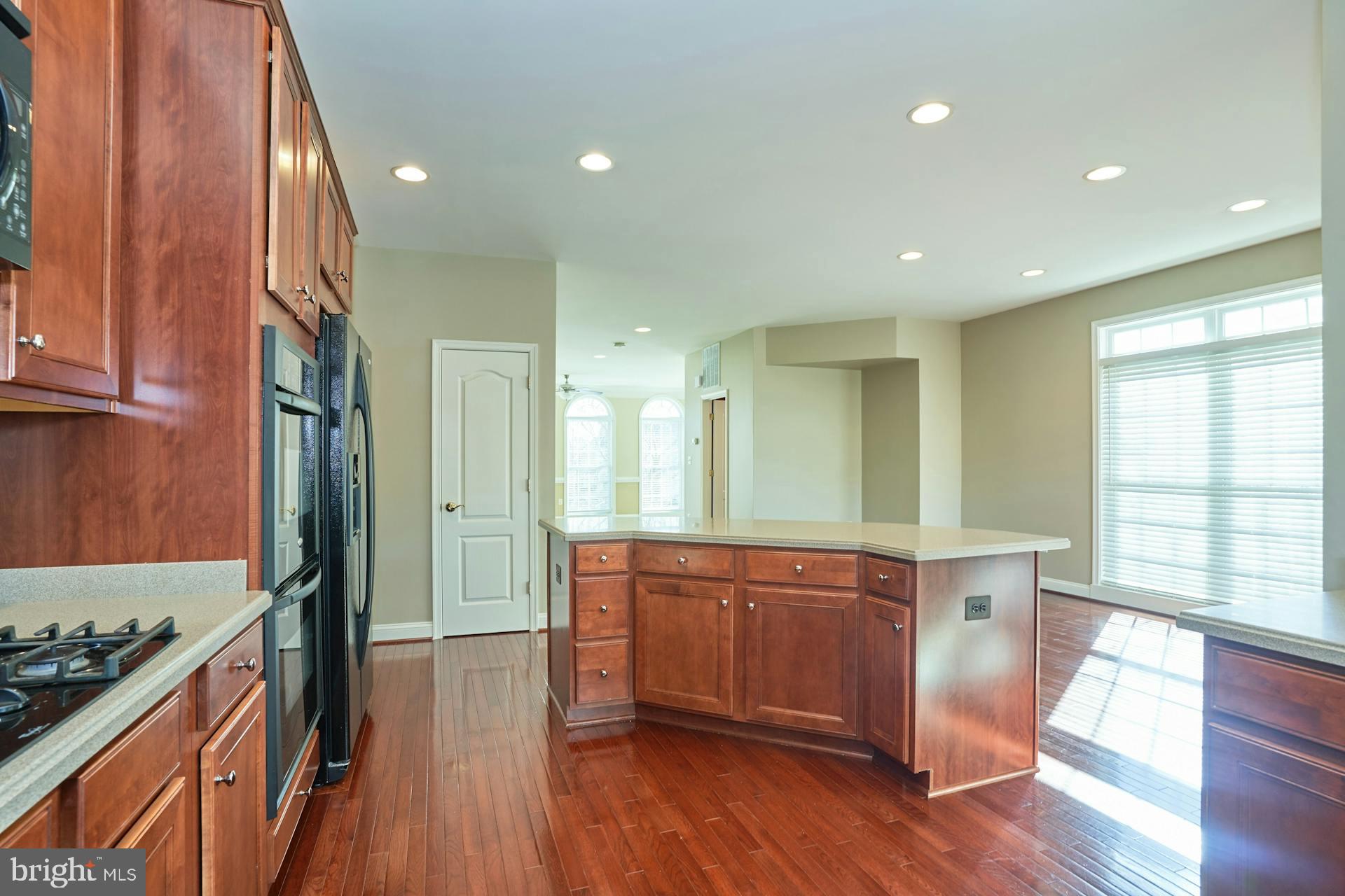 25775 MEWS TERRACE