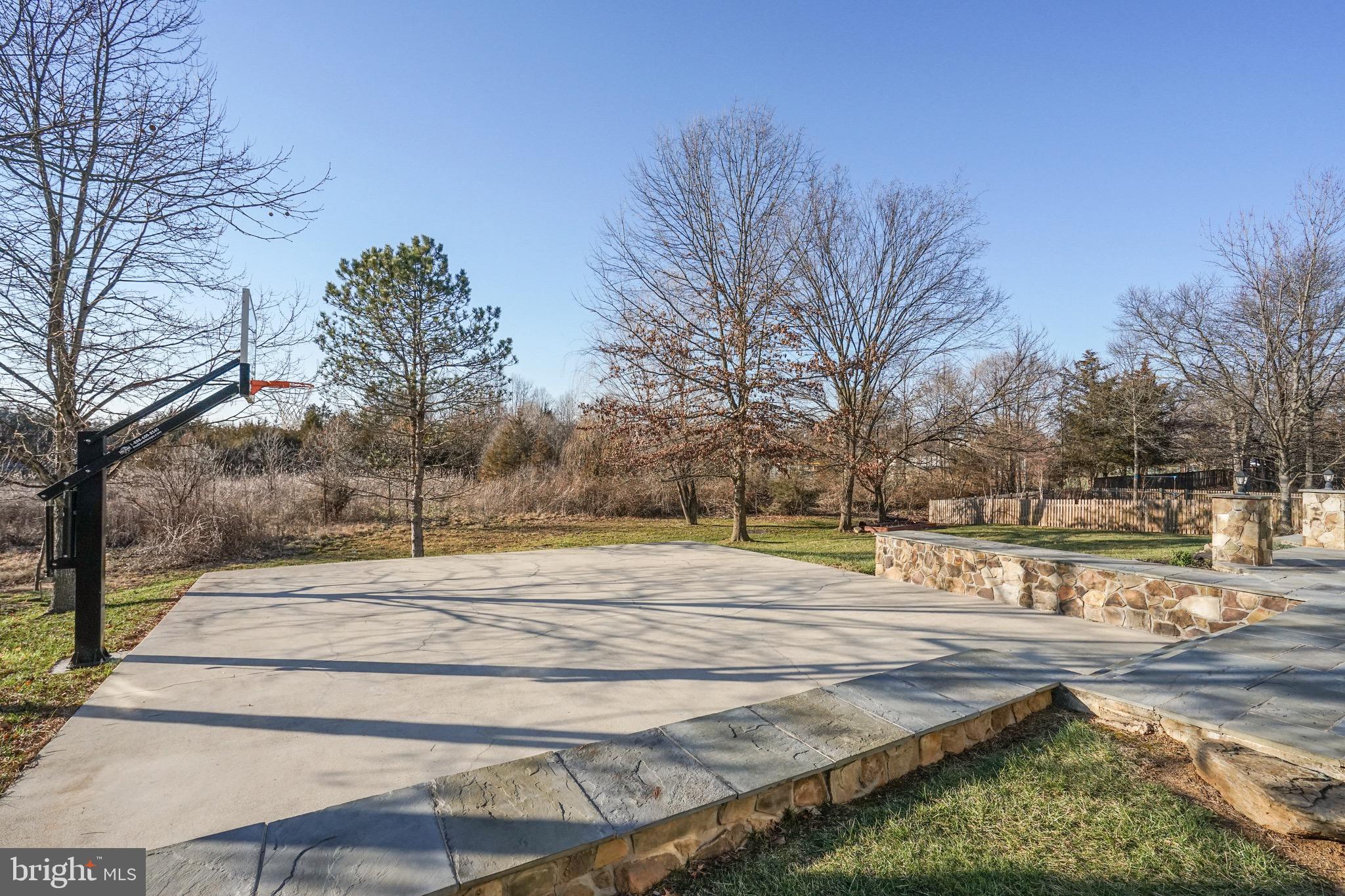 21835 ENGLESIDE PLACE