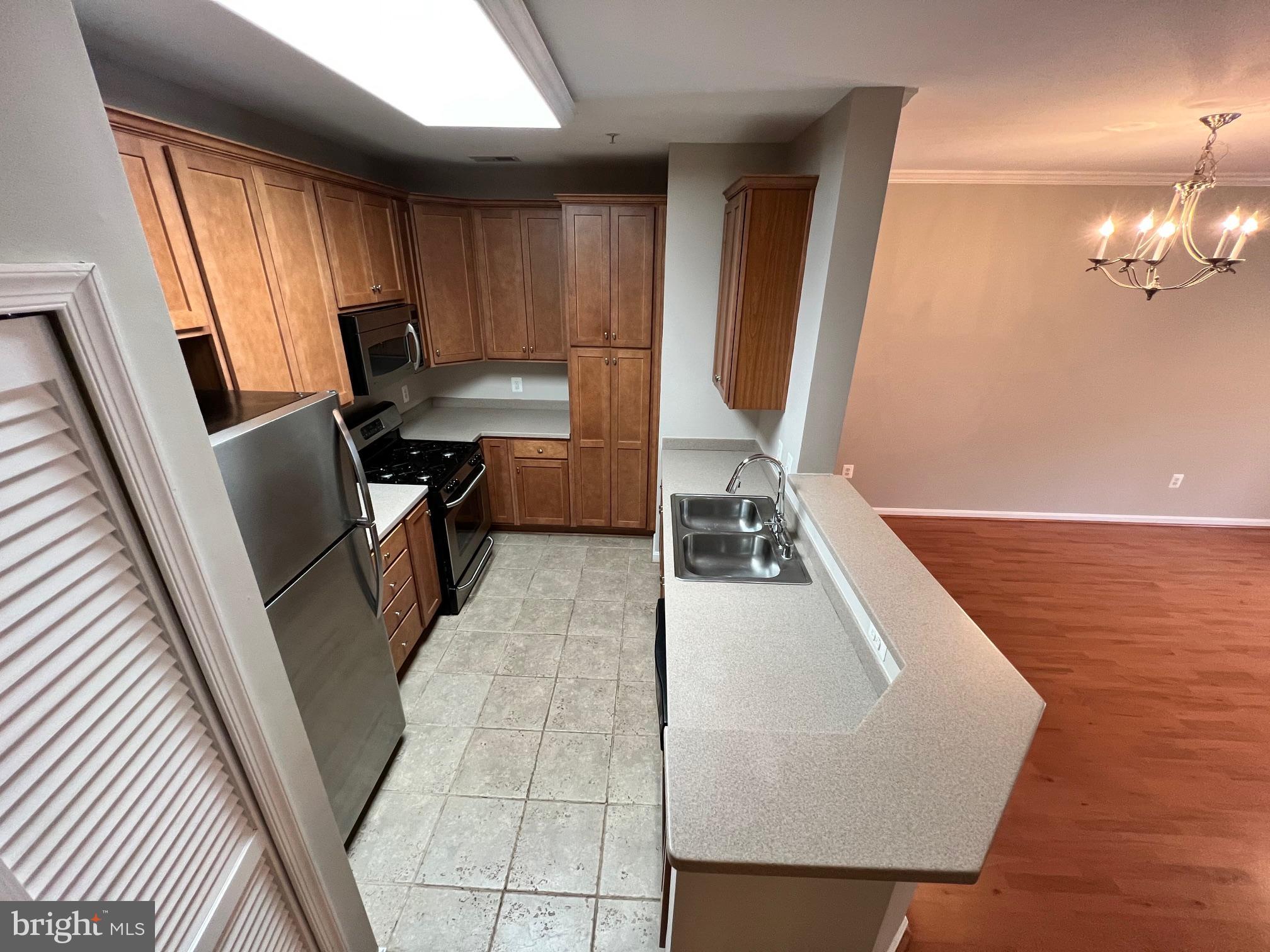 21216 MCFADDEN SQUARE 306