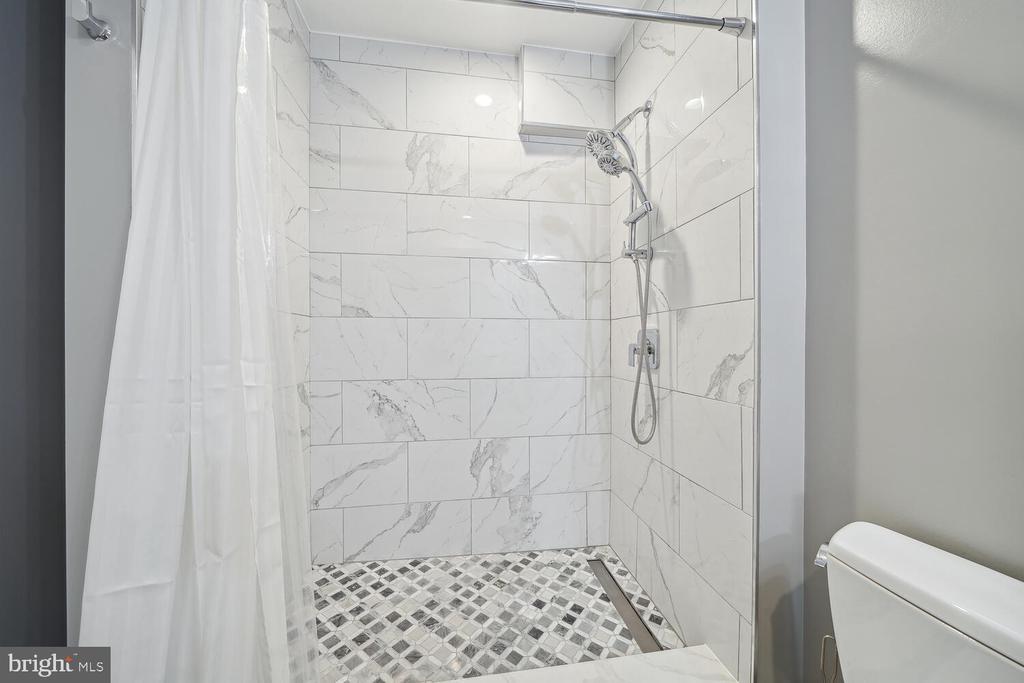 110 ROSEBROOK COURT NW