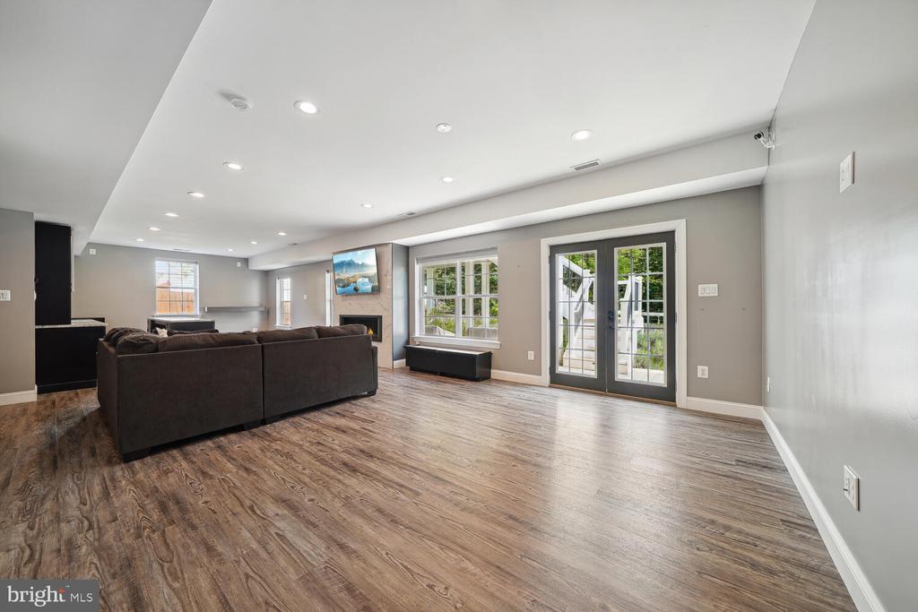 110 ROSEBROOK COURT NW