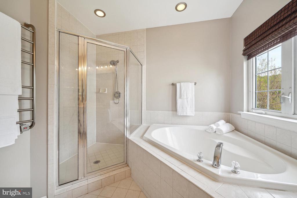 110 ROSEBROOK COURT NW