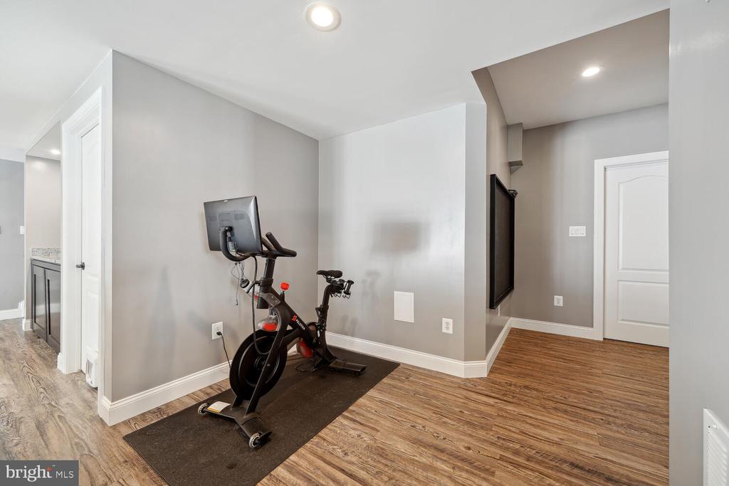 110 ROSEBROOK COURT NW