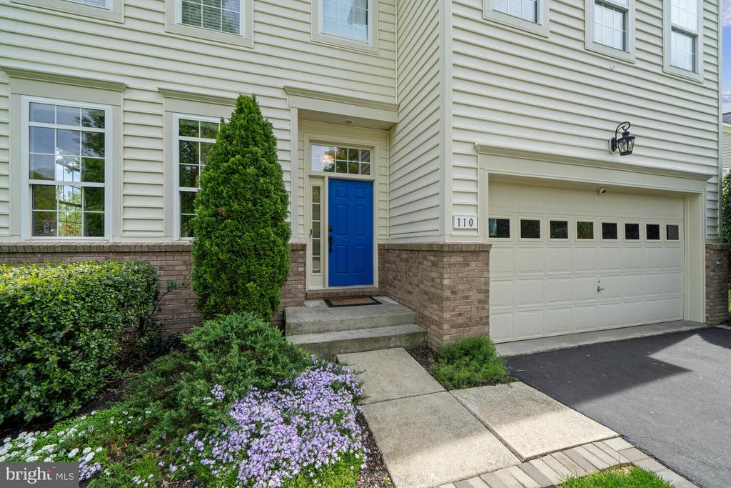 110 ROSEBROOK COURT NW