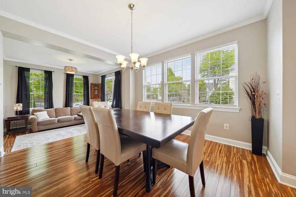110 ROSEBROOK COURT NW